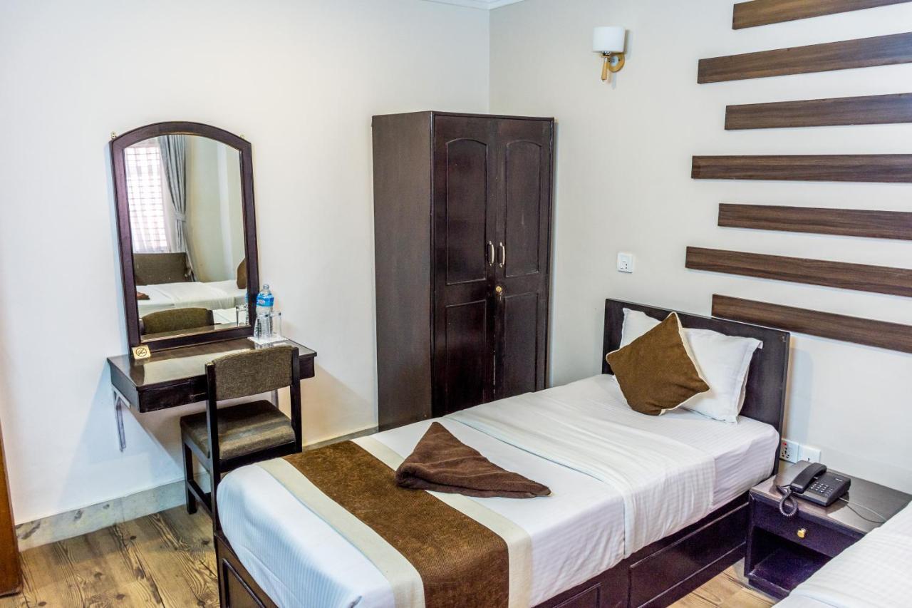 Ausfinn Hotel Metro Inn Kathmandu Esterno foto
