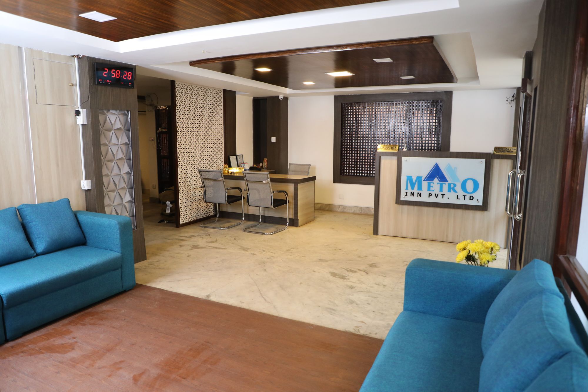 Ausfinn Hotel Metro Inn Kathmandu Esterno foto
